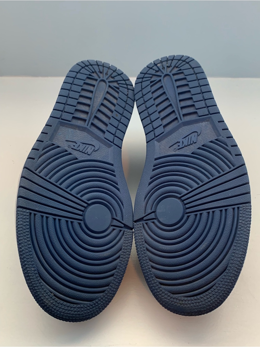 Nike Air Jordan 1 Low OG in the "Mystic Navy" colorway - Picture 9 of 9